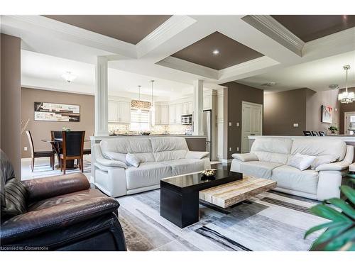 186 Millen Road, Hamilton, ON - Indoor Photo Showing Living Room