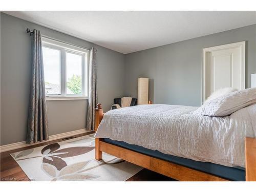 186 Millen Road, Hamilton, ON - Indoor Photo Showing Bedroom