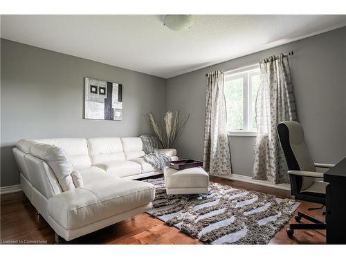 186 Millen Road, Hamilton, ON - Indoor Photo Showing Living Room