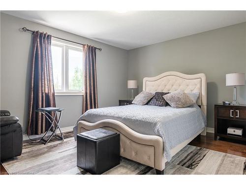 186 Millen Road, Hamilton, ON - Indoor Photo Showing Bedroom