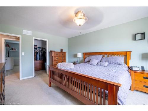 8855 Silverstar Court, Niagara Falls, ON - Indoor Photo Showing Bedroom