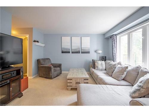 8855 Silverstar Court, Niagara Falls, ON - Indoor Photo Showing Living Room