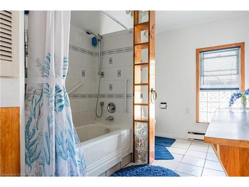 506 Alder Street W, Haldimand County, ON - Indoor Photo Showing Bathroom