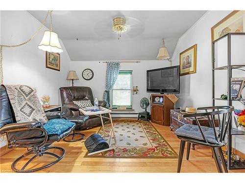 506 Alder Street W, Haldimand County, ON - Indoor Photo Showing Living Room