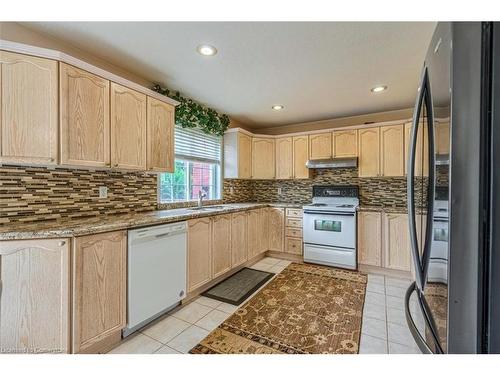 148 Mount Albion Road, Hamilton, ON - Indoor Photo Showing Kitchen