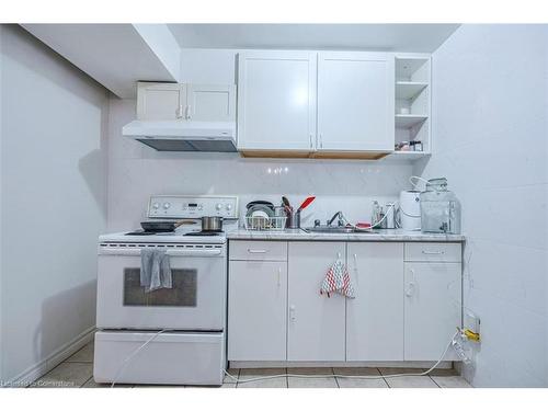 148 Mount Albion Road, Hamilton, ON - Indoor Photo Showing Kitchen