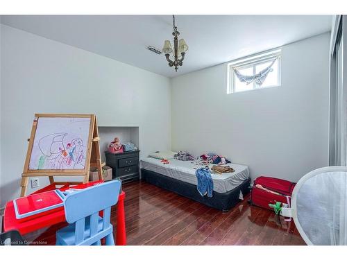 148 Mount Albion Road, Hamilton, ON - Indoor Photo Showing Bedroom