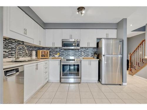 27 Jonathon Court, Hamilton, ON - Indoor Photo Showing Kitchen