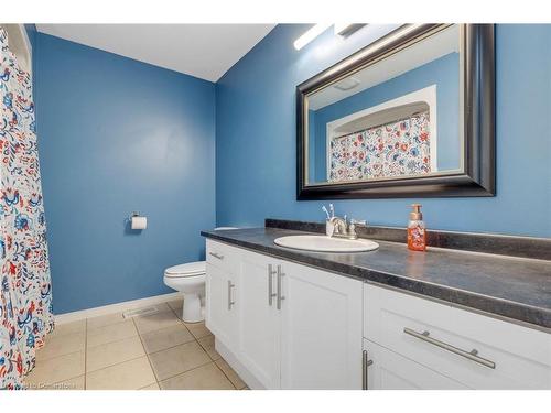 27 Jonathon Court, Hamilton, ON - Indoor Photo Showing Bathroom