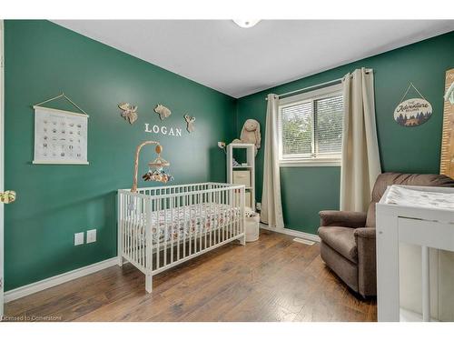 27 Jonathon Court, Hamilton, ON - Indoor Photo Showing Bedroom