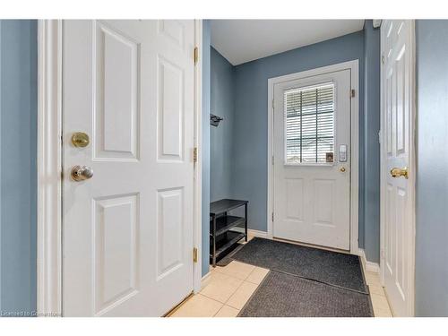 27 Jonathon Court, Hamilton, ON - Indoor Photo Showing Other Room