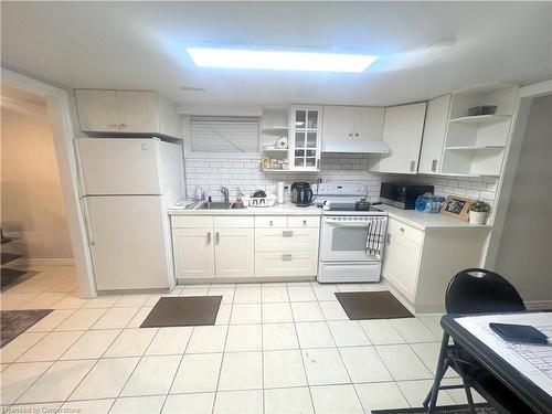 208 Picton Street E, Hamilton, ON - Indoor Photo Showing Kitchen