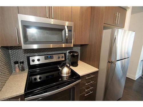 1405-55 Speers Road, Oakville, ON - Indoor Photo Showing Kitchen