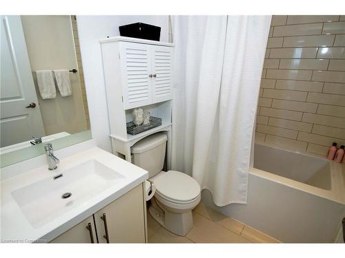 1405-55 Speers Road, Oakville, ON - Indoor Photo Showing Bathroom