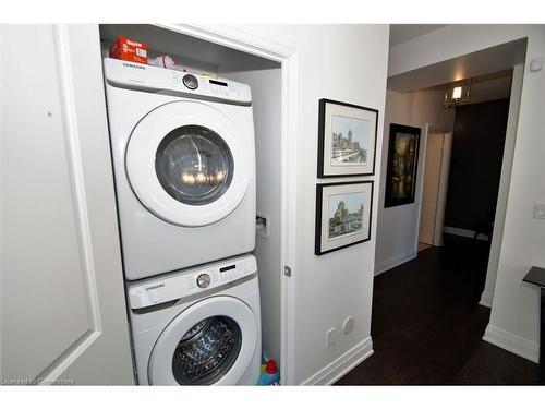 1405-55 Speers Road, Oakville, ON - Indoor Photo Showing Laundry Room