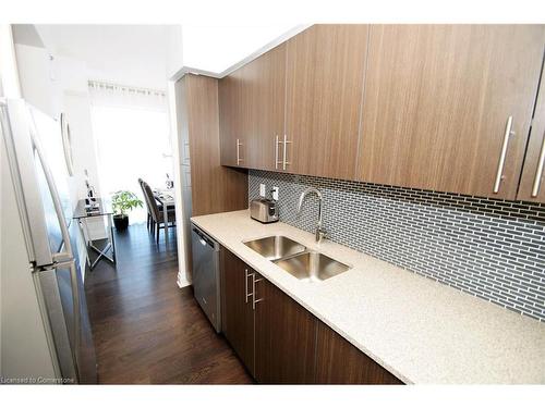 1405-55 Speers Road, Oakville, ON - Indoor Photo Showing Kitchen