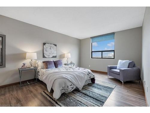 705-99 Donn Avenue, Stoney Creek, ON - Indoor Photo Showing Bedroom