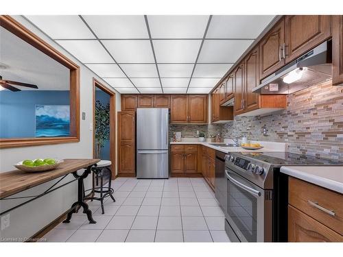 705-99 Donn Avenue, Stoney Creek, ON - Indoor Photo Showing Kitchen