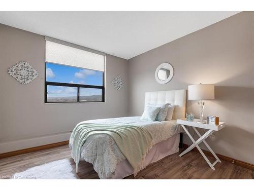 705-99 Donn Avenue, Stoney Creek, ON - Indoor Photo Showing Bedroom