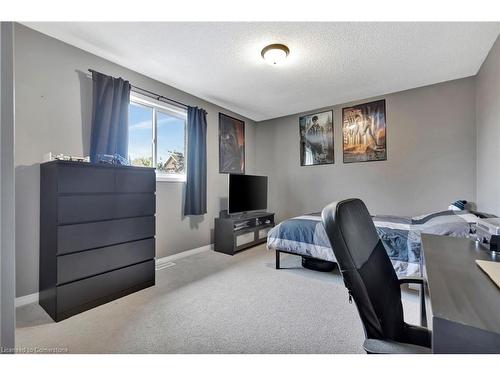 30 Philomena Drive, Hamilton, ON - Indoor Photo Showing Bedroom