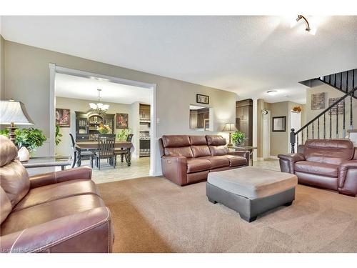 30 Philomena Drive, Hamilton, ON - Indoor Photo Showing Living Room