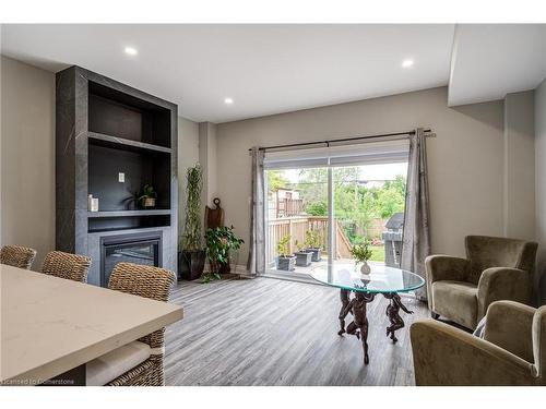 76 Melbourne Street, Hamilton, ON - Indoor Photo Showing Living Room