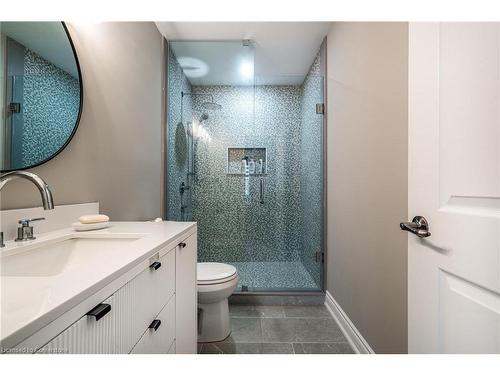 76 Melbourne Street, Hamilton, ON - Indoor Photo Showing Bathroom