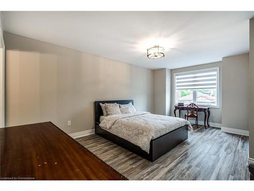 76 Melbourne Street, Hamilton, ON - Indoor Photo Showing Bedroom