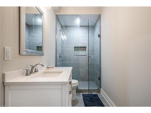 76 Melbourne Street, Hamilton, ON - Indoor Photo Showing Bathroom