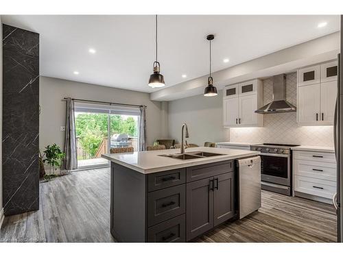 76 Melbourne Street, Hamilton, ON - Indoor Photo Showing Kitchen With Double Sink With Upgraded Kitchen