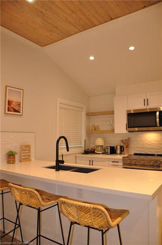 3-380 Melvin Avenue, Hamilton, ON - Indoor Photo Showing Kitchen