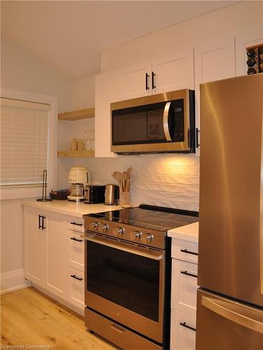 3-380 Melvin Avenue, Hamilton, ON - Indoor Photo Showing Kitchen