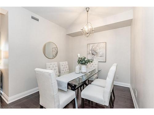 516-11 Bronte Road, Oakville, ON - Indoor Photo Showing Dining Room