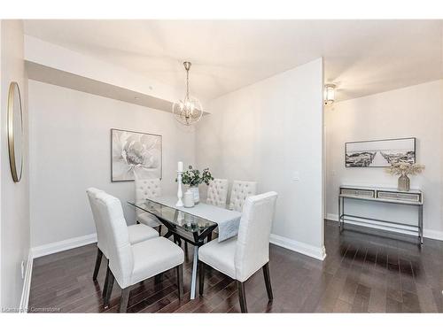 516-11 Bronte Road, Oakville, ON - Indoor Photo Showing Dining Room