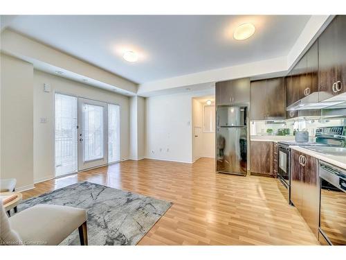 118-3050 Erin Centre Boulevard, Mississauga, ON - Indoor Photo Showing Kitchen