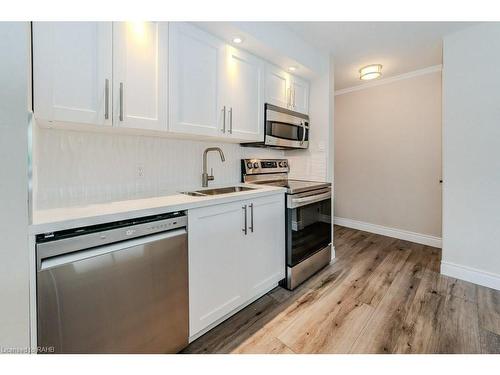 54-304-1235 Deerhurst Drive, Huntsville, ON - Indoor Photo Showing Kitchen With Upgraded Kitchen