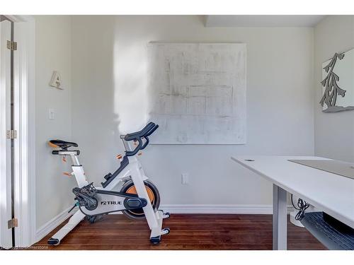 209-5070 Fairview Street, Burlington, ON - Indoor Photo Showing Gym Room