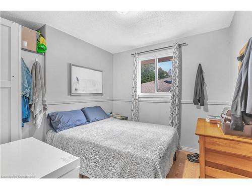 6757 Dawson Street, Niagara Falls, ON - Indoor Photo Showing Bedroom