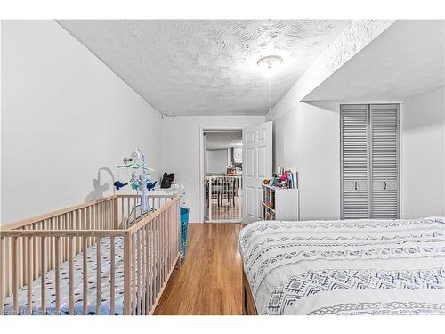 6757 Dawson Street, Niagara Falls, ON - Indoor Photo Showing Bedroom