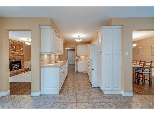 796 Hawkins Crescent, Burlington, ON 