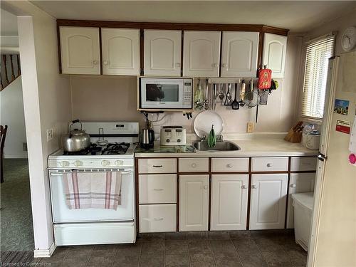 2431 Lakeshore Road, Dunnville, ON - Indoor Photo Showing Kitchen