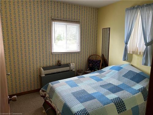 2431 Lakeshore Road, Dunnville, ON - Indoor Photo Showing Bedroom