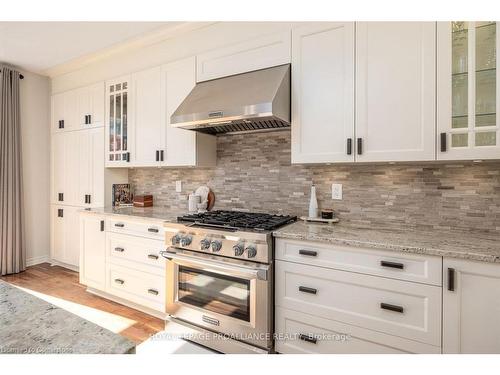 648 Halloway  (Upper Level) Drive, Kingston, ON - Indoor Photo Showing Kitchen With Upgraded Kitchen