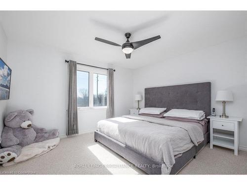 648 Halloway  (Upper Level) Drive, Kingston, ON - Indoor Photo Showing Bedroom