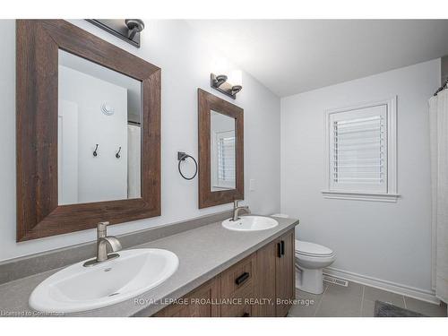 648 Halloway  (Upper Level) Drive, Kingston, ON - Indoor Photo Showing Bathroom