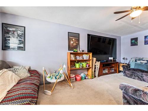 127 Grosvenor Avenue N, Hamilton, ON - Indoor Photo Showing Bedroom