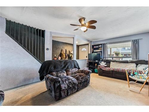 127 Grosvenor Avenue N, Hamilton, ON - Indoor Photo Showing Living Room