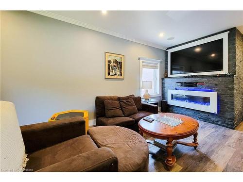 42 Emilie Street, Brantford, ON - Indoor Photo Showing Living Room