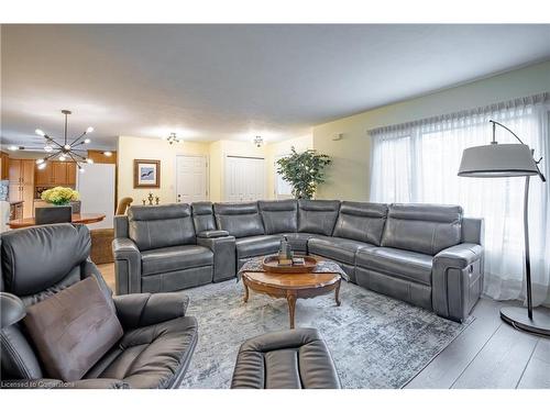 52 Baldwin Avenue, Brantford, ON - Indoor Photo Showing Living Room