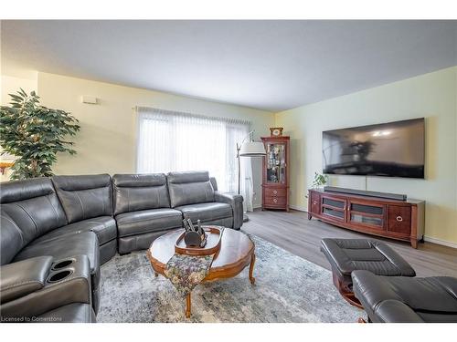 52 Baldwin Avenue, Brantford, ON - Indoor Photo Showing Living Room